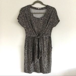 Herringbone print drape jersey dress w tied front